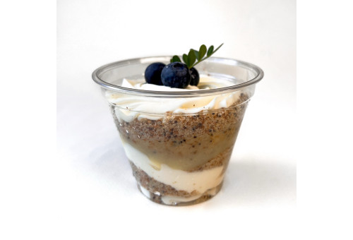 Десерт в стакане Маковый с черникой и лимоном